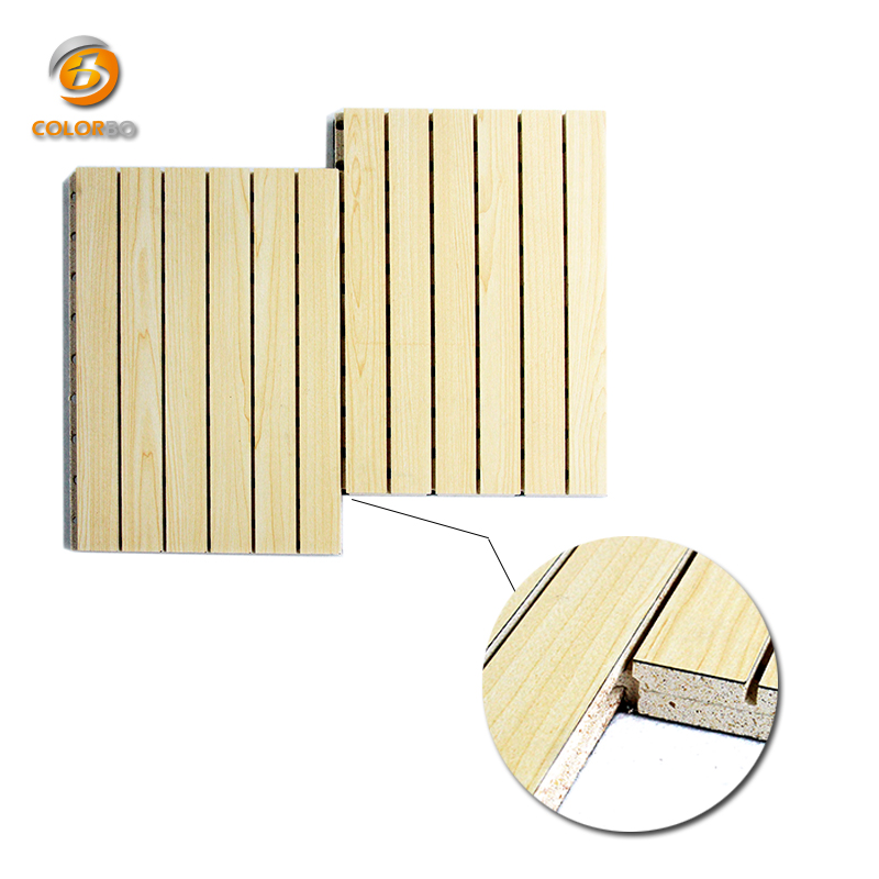 Panel de pared fonoabsorbente de madera acanalada